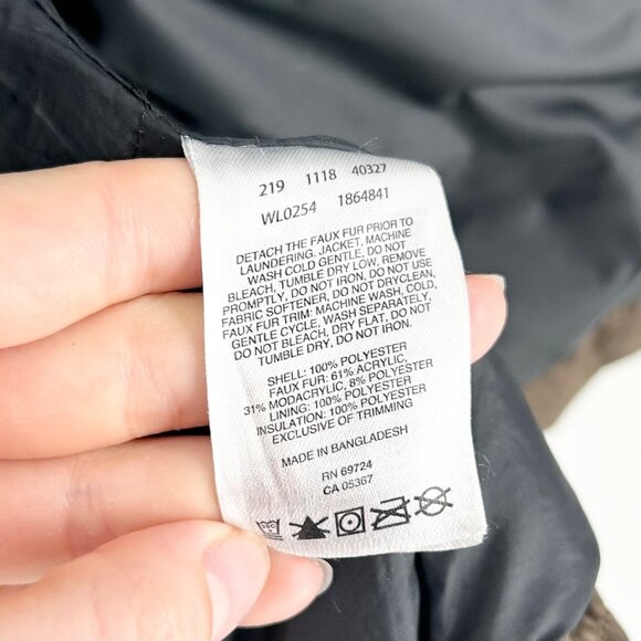 Columbia Women's Peak to Park Mid Insulated Jacket in Olive Green - Picture 7 of 7